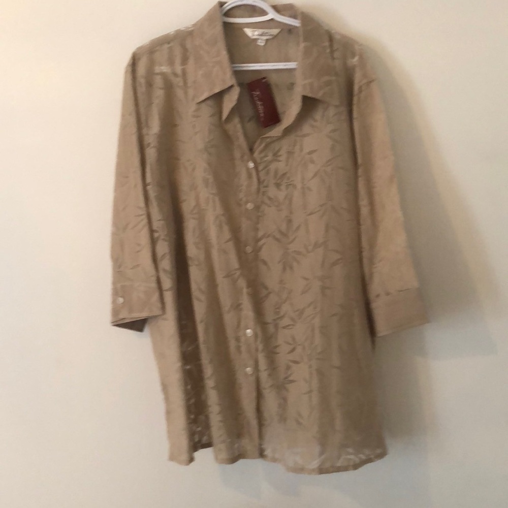 Button down top with 3/4 sleeves
